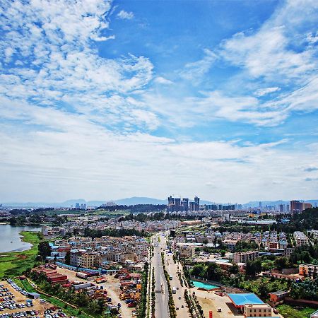 Howard Johnson Flower City Hotel Куньмін Екстер'єр фото