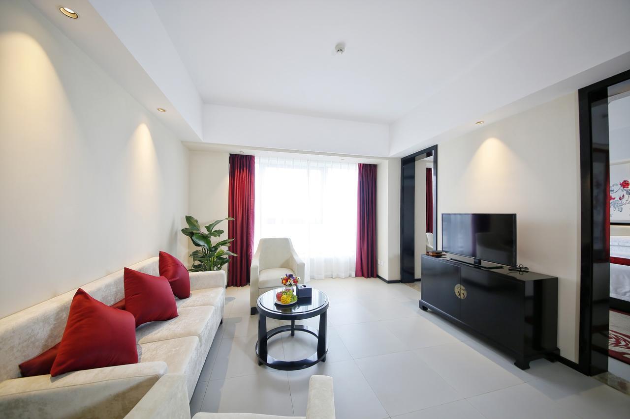 Howard Johnson Flower City Hotel Куньмін Екстер'єр фото