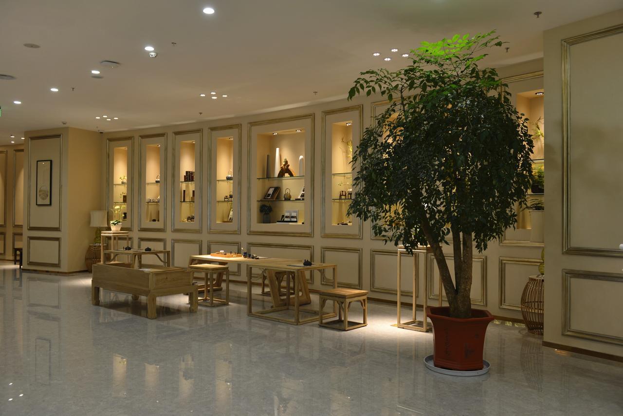 Howard Johnson Flower City Hotel Куньмін Екстер'єр фото