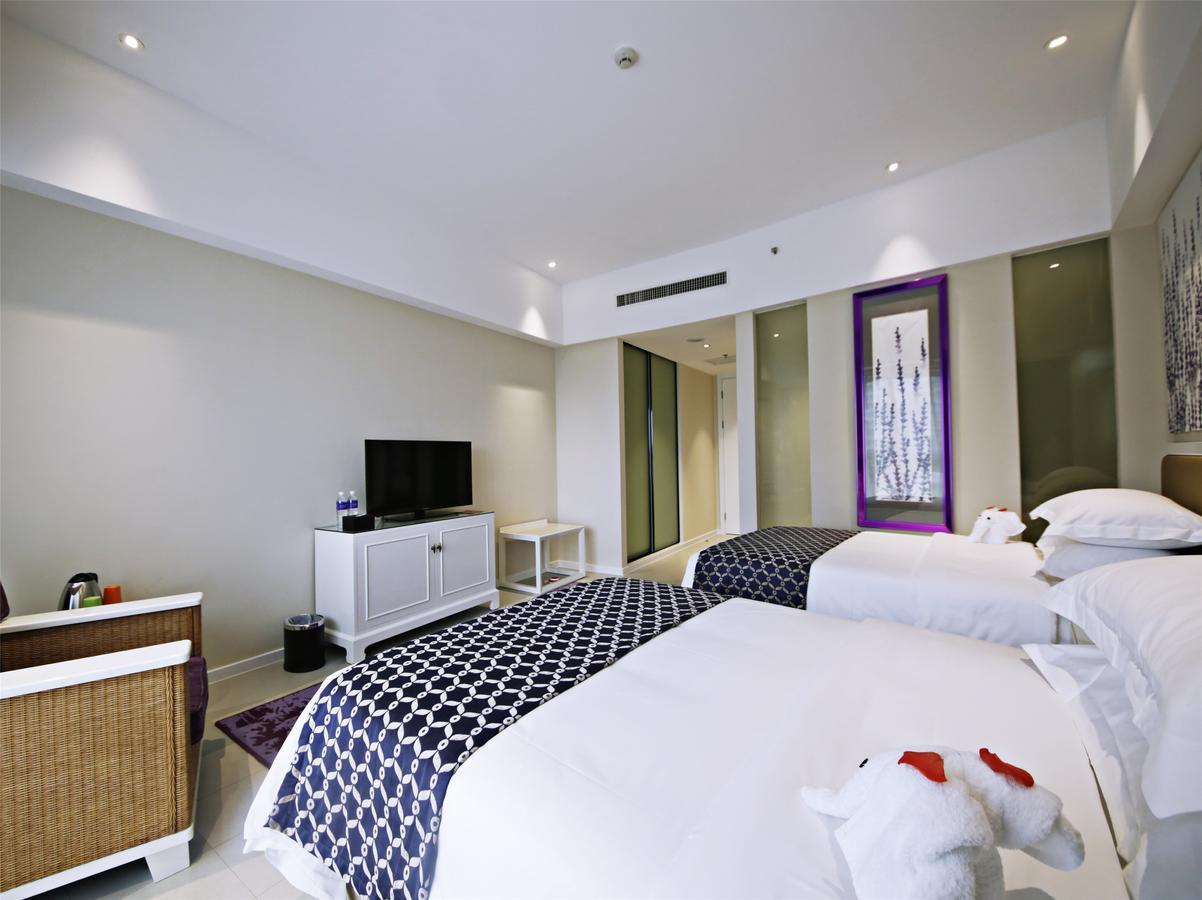 Howard Johnson Flower City Hotel Куньмін Екстер'єр фото