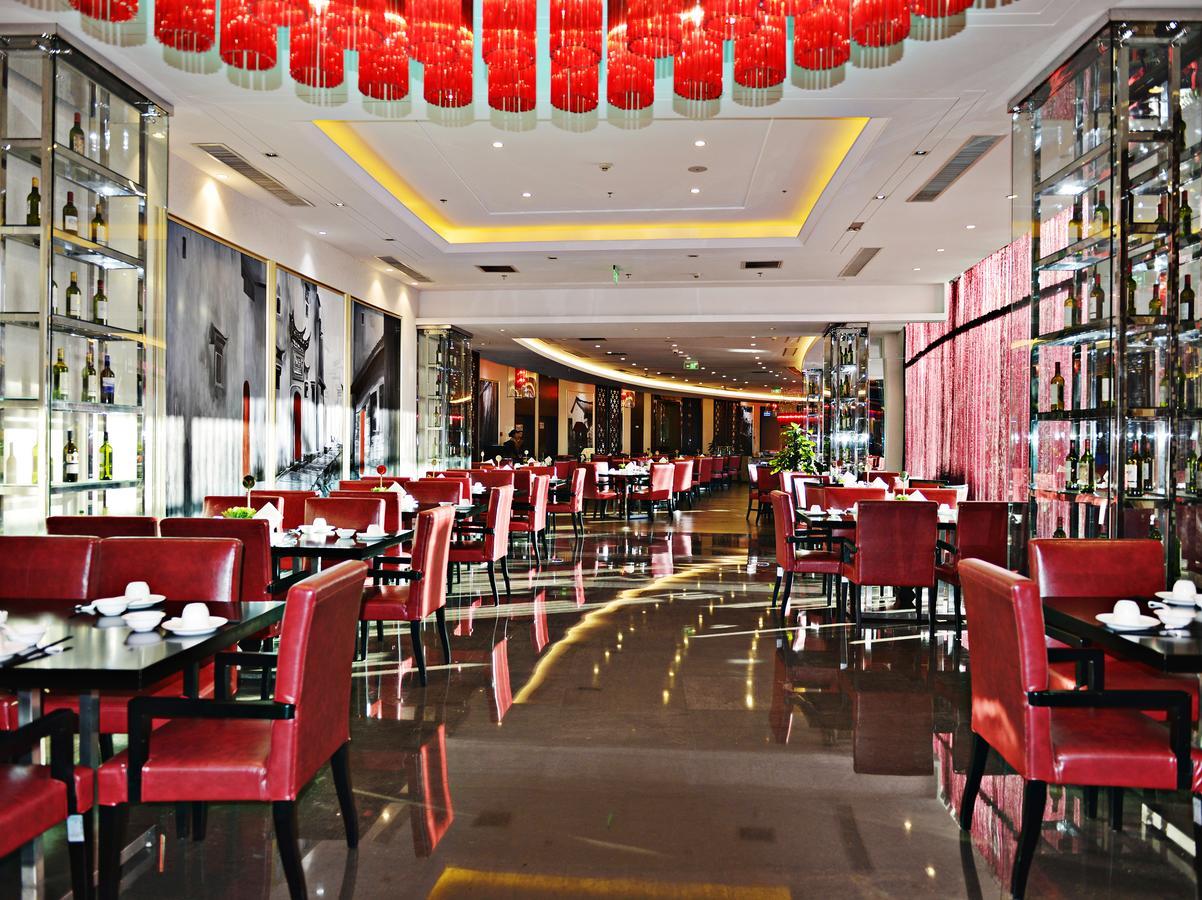 Howard Johnson Flower City Hotel Куньмін Екстер'єр фото