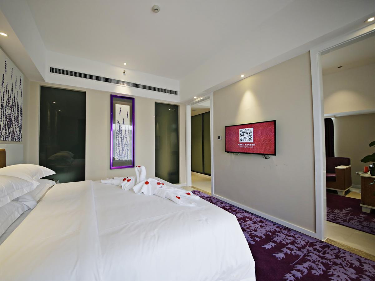 Howard Johnson Flower City Hotel Куньмін Екстер'єр фото