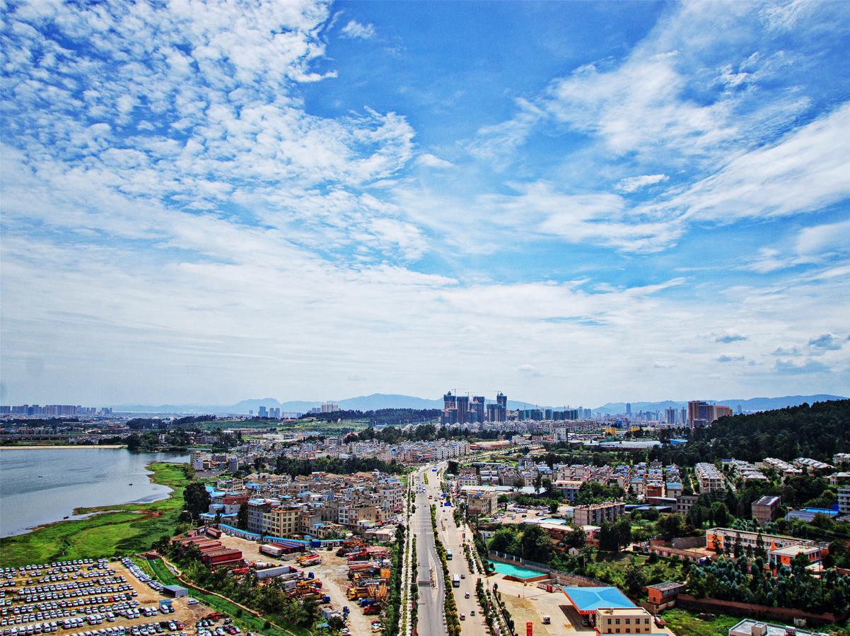 Howard Johnson Flower City Hotel Куньмін Екстер'єр фото
